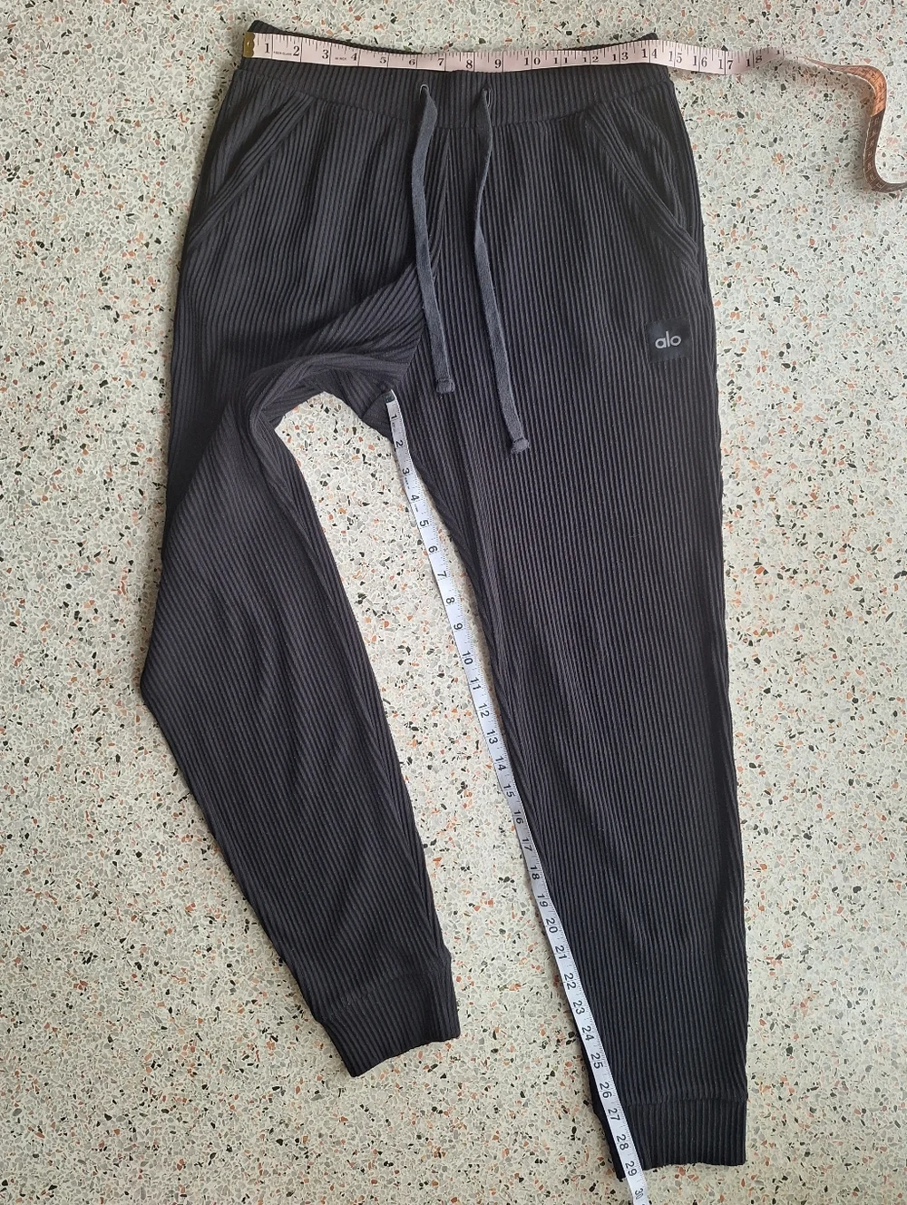 Alo Yoga Muse Sweatpant